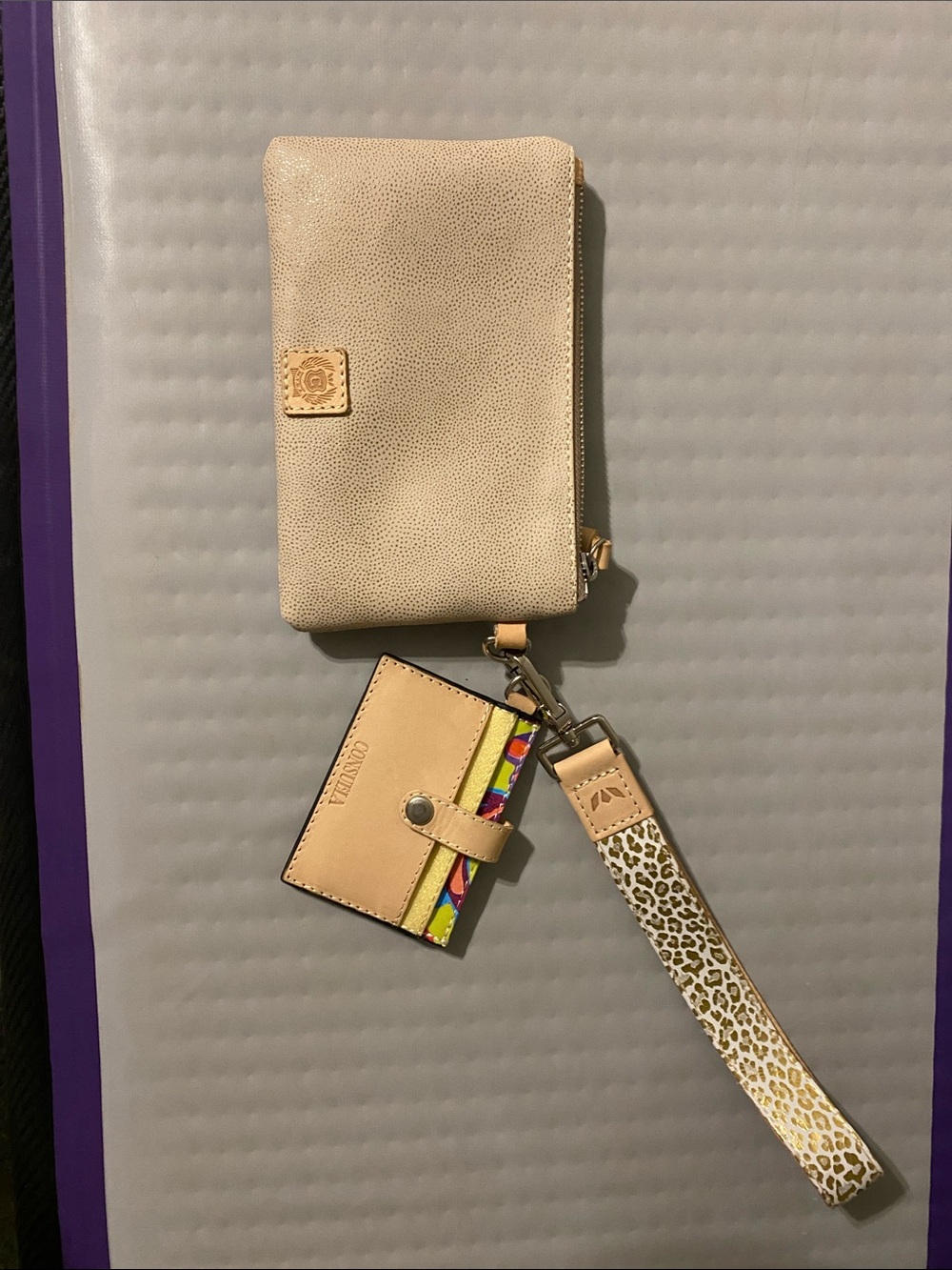 Consuelo wallet keychain set